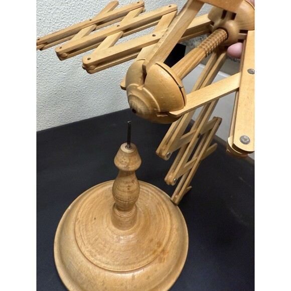 Wooden Tabletop Yarn Winder, Four-side Accordion-style Arms & Removable Top - Picture 7 of 11